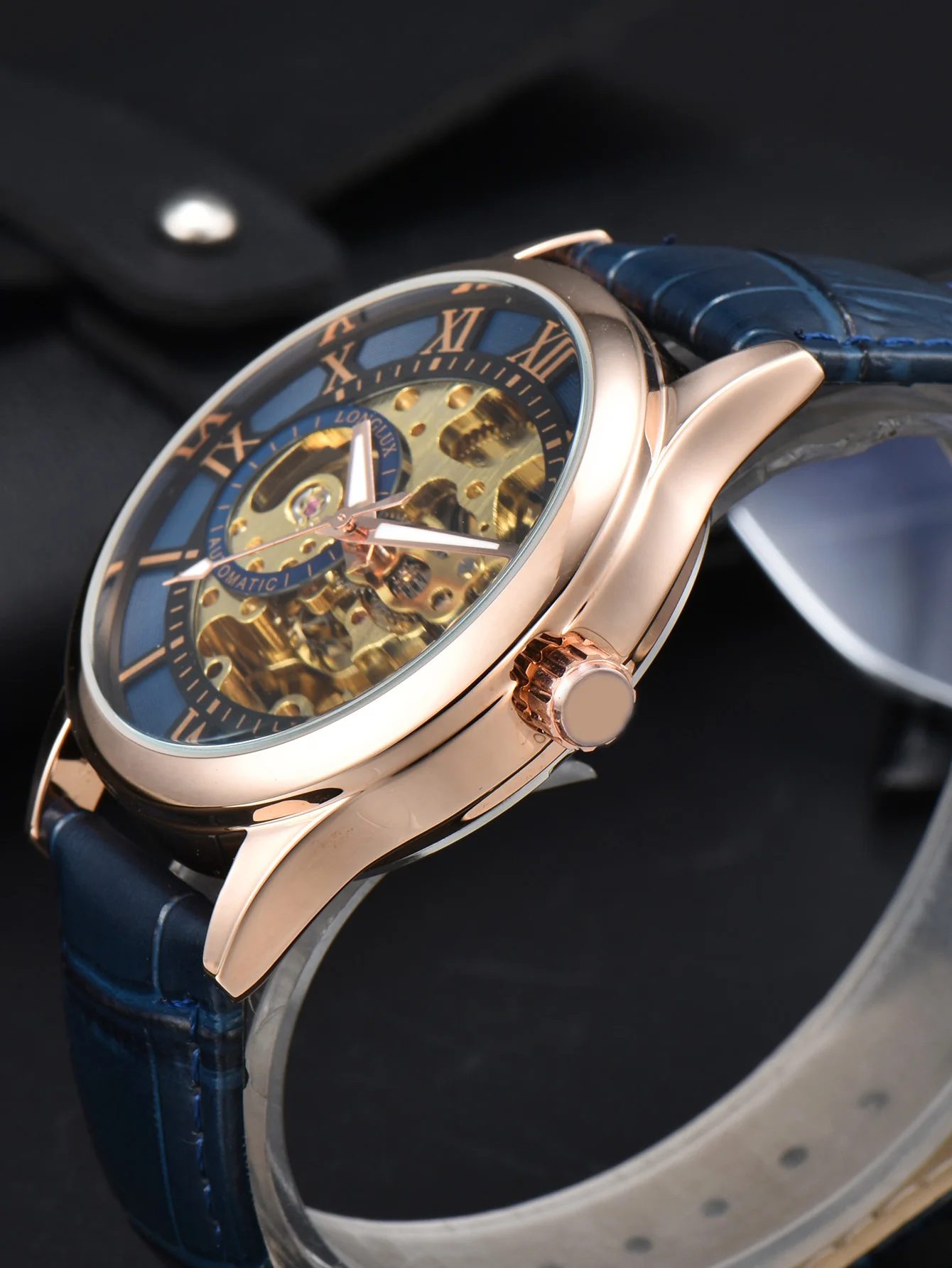 ساعة أوتوماتيكية للرجال ساعات ميكانيكية روما فاخرة مقاومة للماء هيكل عظمي من الجلد اللامع ساعة رجالي اختيار تقديم الهدايا