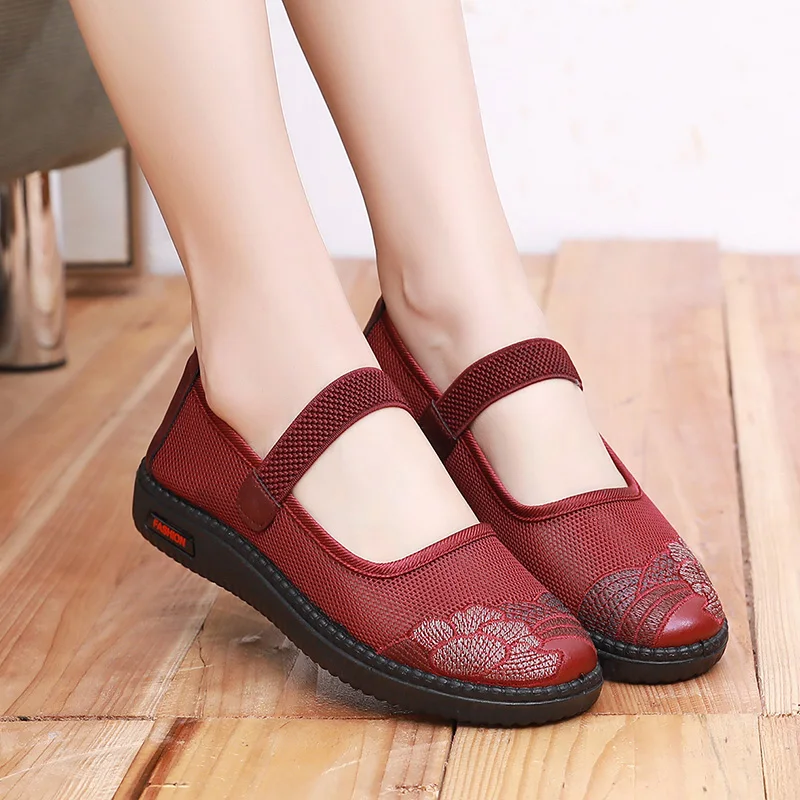 Mother female shoes summer new mesh breathable mesh surface the elderly grandmother soft bottom antiskid old Beijing cloth shoes