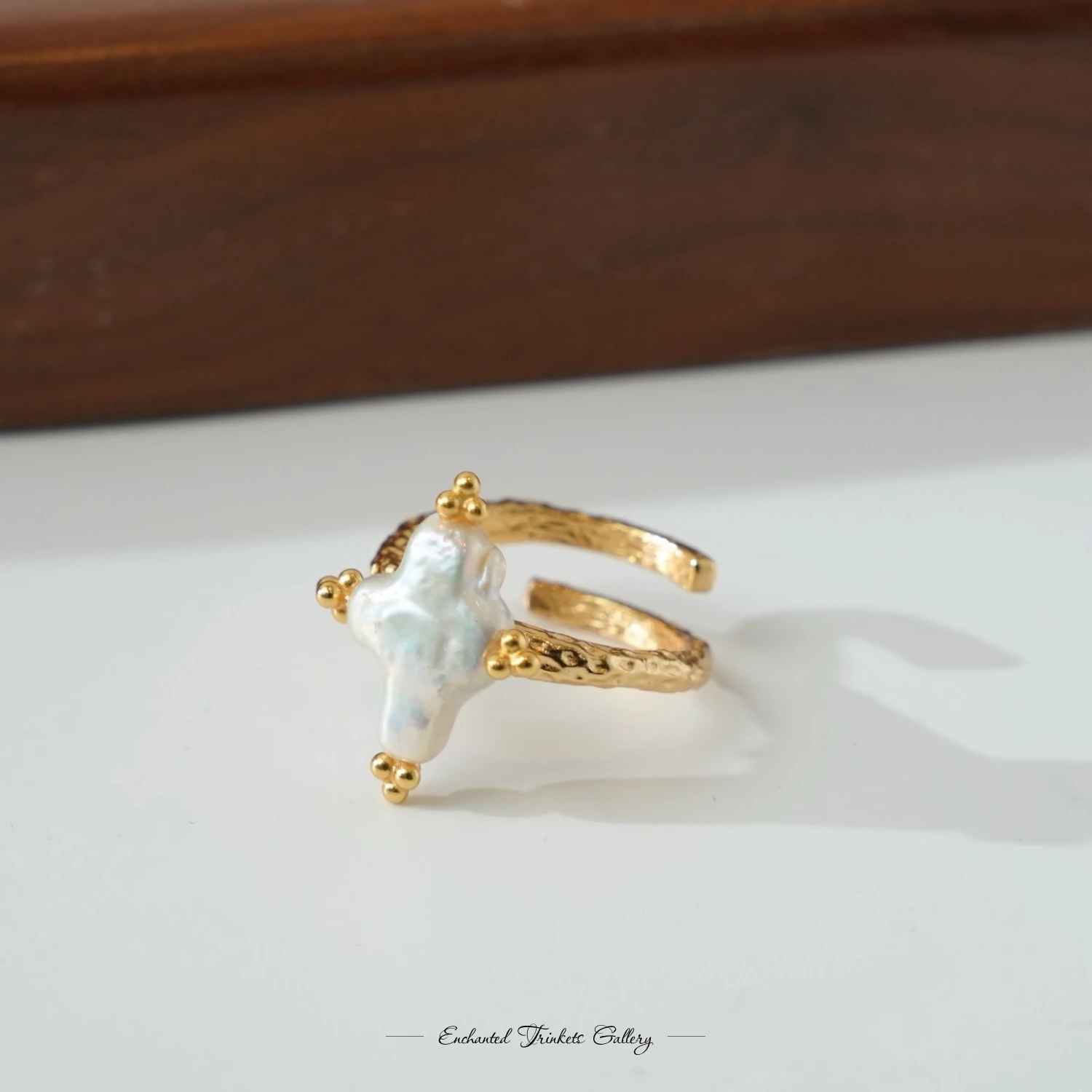 

Cross Shaped Natural Freshwater Pearl 24K Gold Plated Textured Adjustable Ring for Women Statement Ring Elegant Jewelry Gifts