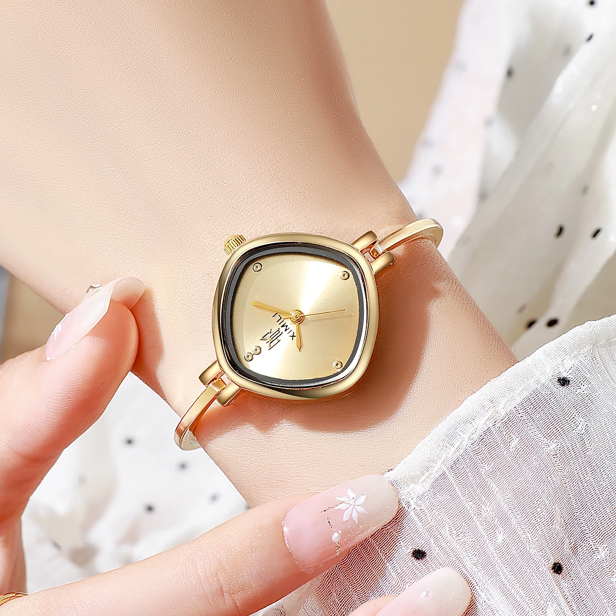 New minimalist and fashionable diamond dial alloy thin chain bracelet style women's decorative quartz women's watch for foreign