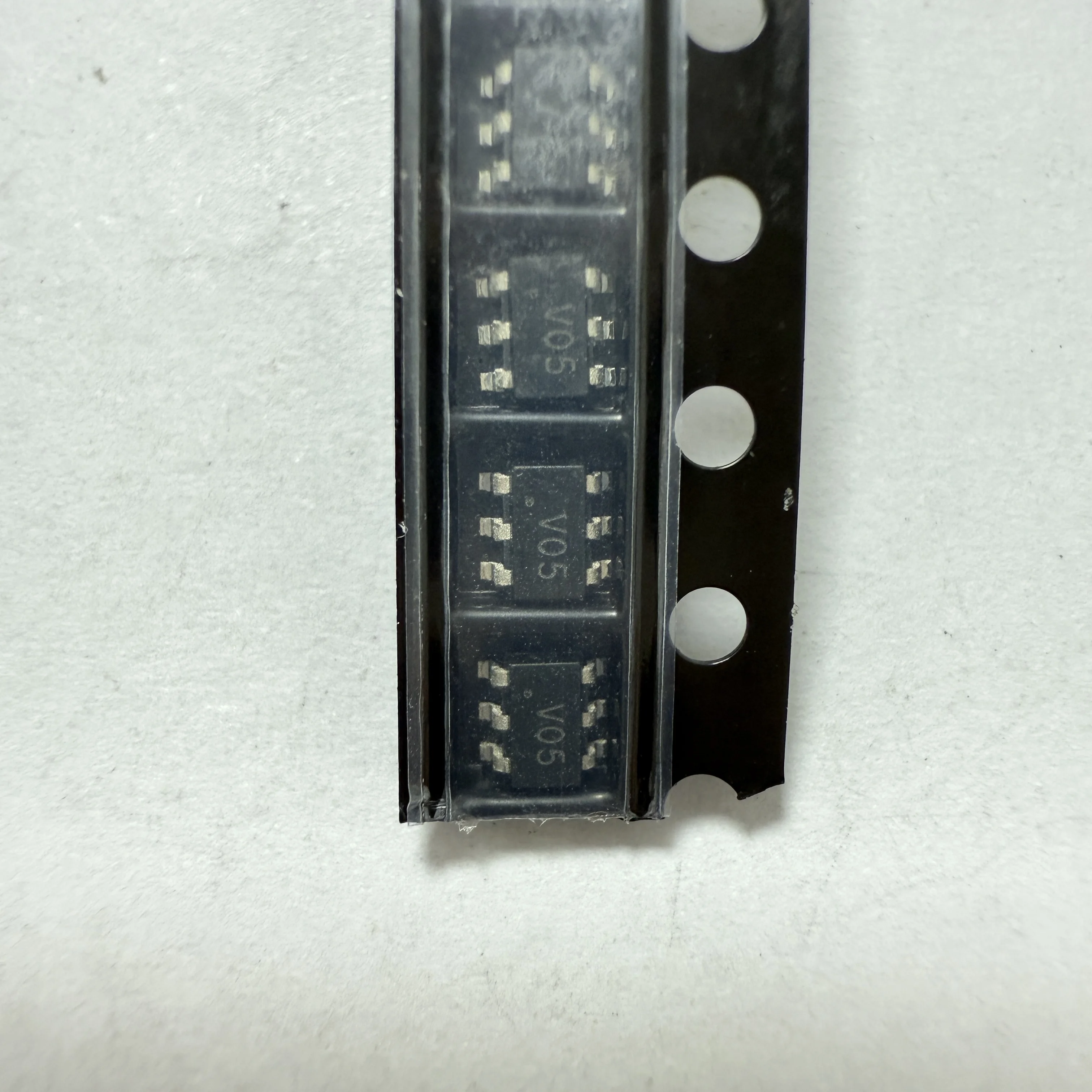 

100 шт./лот SRV05-4.TCT (защита цепи)