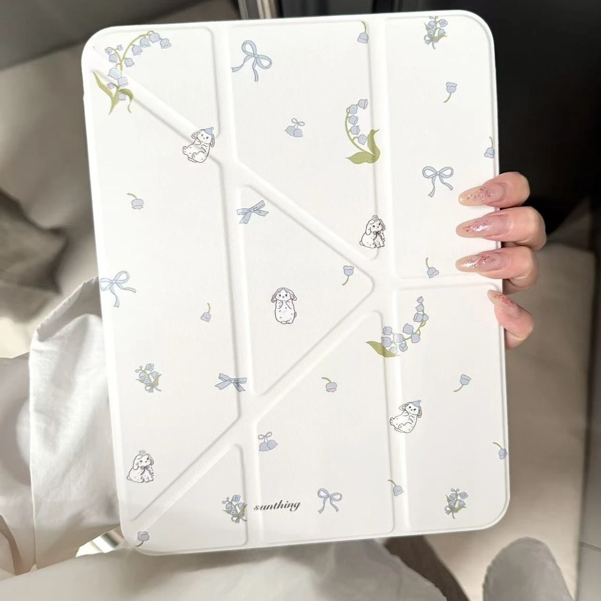 Cute Rabbit Blue Flower Y2K Y-Fold Tablet Case For iPad Pro 11 12.9 13 A16 M2 M4 M3 M5 5/6/7/8/9/10/11th Mini Air 3 4 5 6 Cover