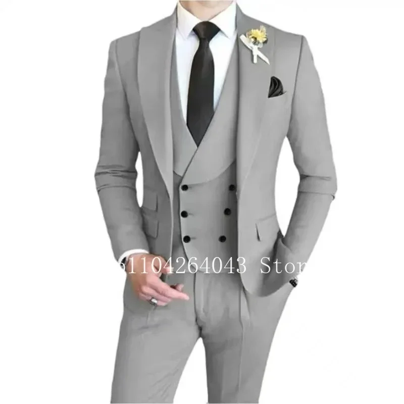 

Colorful Men's 3 Piece Tuxedo Suit Peak Lapel Blazer Vest And Pant Set for Graduation Wedding Elegant Partywear