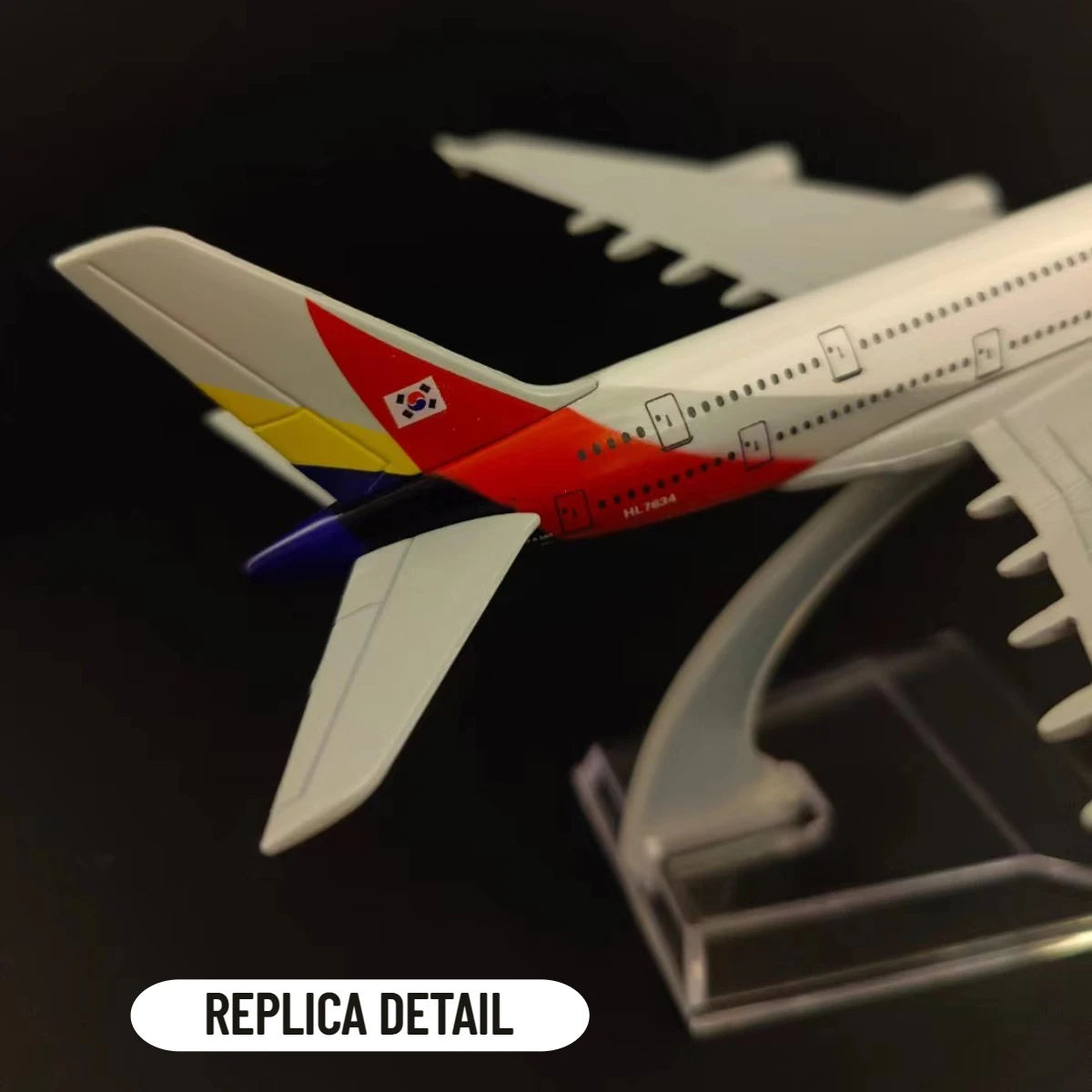 Scale 1:400 Metal Plane Model, Korea Asiana Flights Boeing Airplane Alloy Diecast World Aviation Collectible Miniature Toy