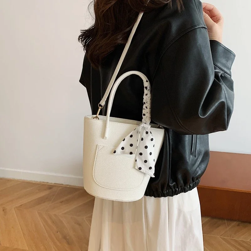 

Elegant Women Leather Luxury Classic Fashion Designer Shoulder Tote Bag Crossbody Handbag For Daily Stylish Lifestyle