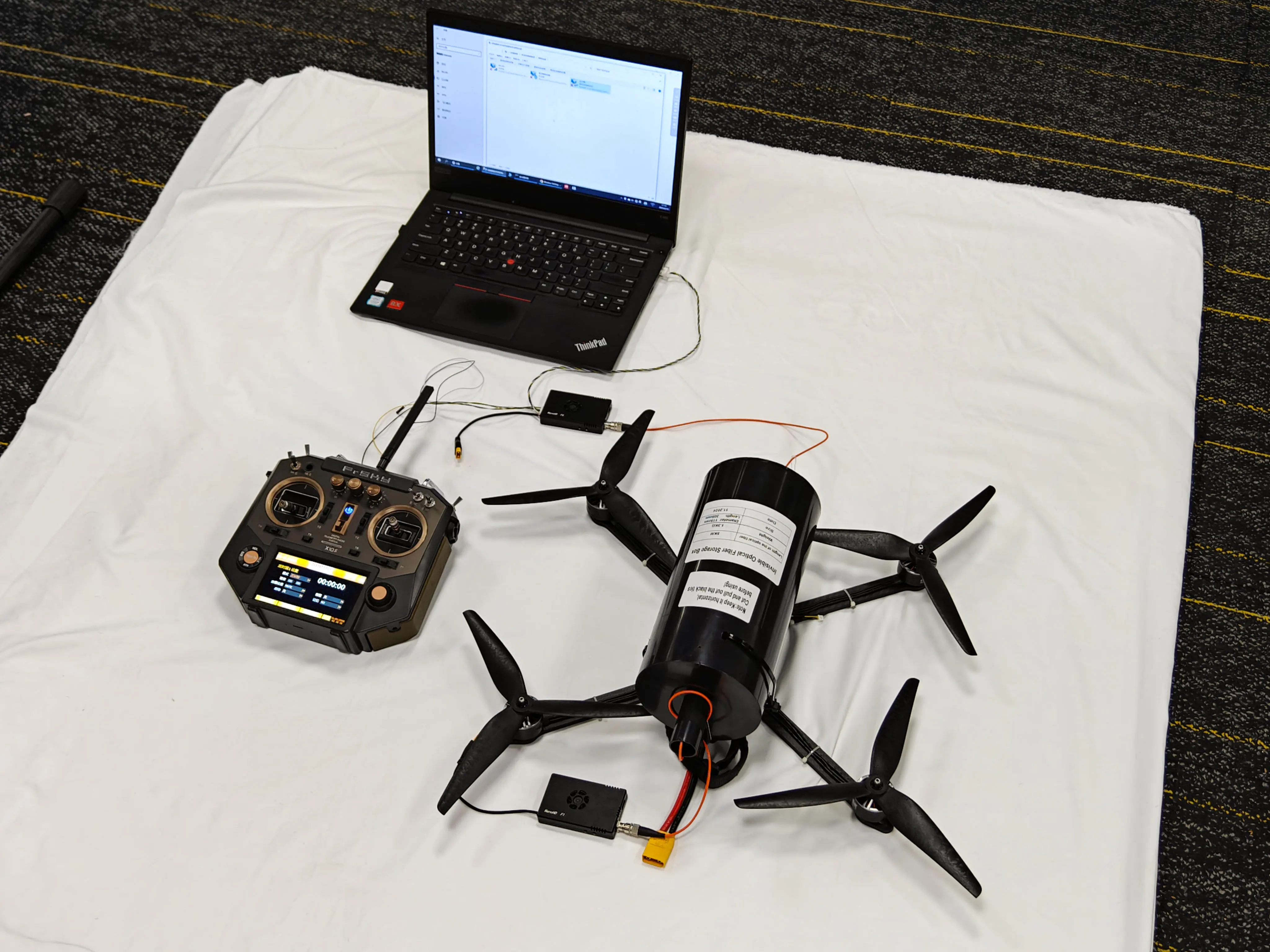 وحدة نقل فيديو بيانات الألياف الضوئية 20 كجم لمسافات طويلة جدًا وتأخير منخفض 0.3 مللي متر ألياف بصرية أحادية الوضع مع واجهة FC