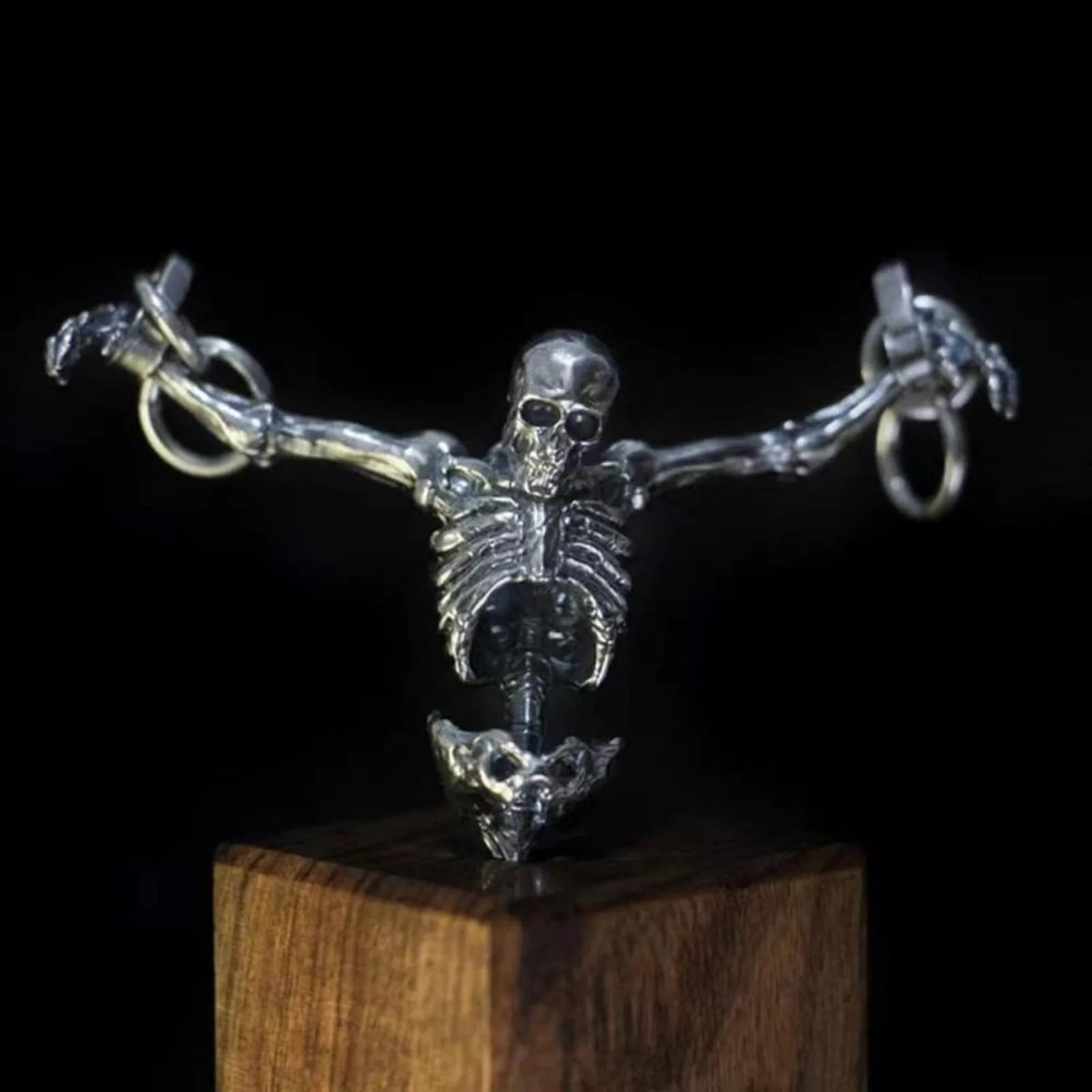Punk Skeleton Skull Necklace Captivity Skull Pendent Biker Rock Jewelry Gift for Men and Women