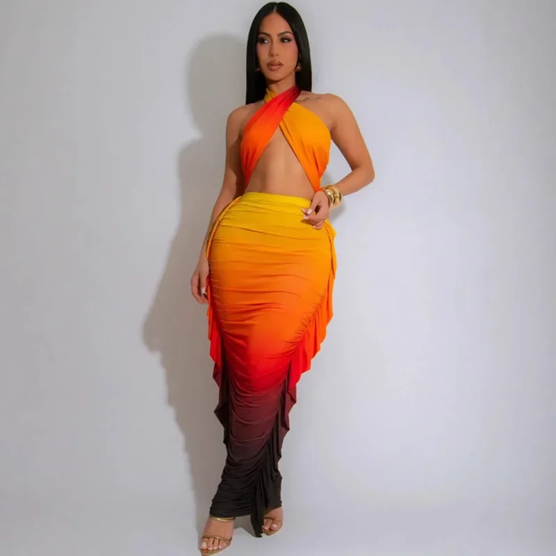 セクシーなグラデーションプリントマキシスカートセット女性 2 ピース衣装ホルター背中の開いたクロップトップ + サイドフリルシャーリングロングスカートマッチングセット