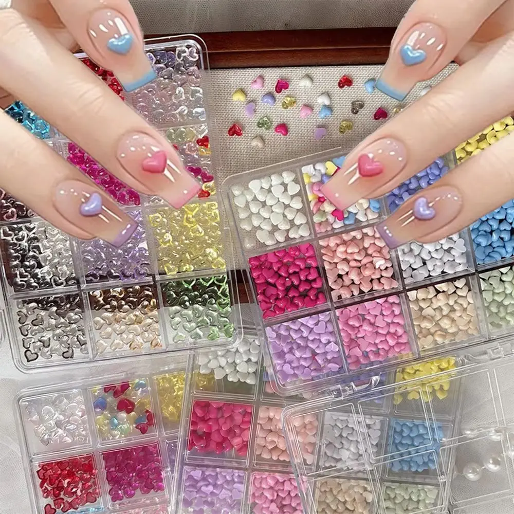 12-teilige Dopamin-Farbige Mini-Herz-Nagelcharms, Glänzende Transparente Herz-Nagelkunst-Dekorationen, Flache Herz-Maniküre-Teile