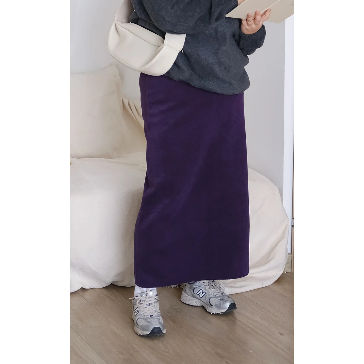 

Однотонная бархатная юбка А-силуэта с завышенной талией, утепленная, осенне-зимняя, длинная, для женщин с фигурой типа «груша»