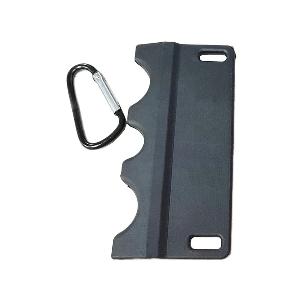 

Держатель для бильярдных киев с 3 отверстиями, прочная конструкция, компактный и легкий, удобный в использовании, предназначен для ежедневного применения.