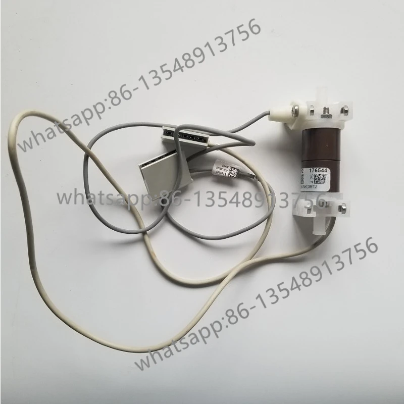 

Гемодиализный аппарат 4008B/S, датчик проводимости (двойное отверстие), 6774281, прямые продажи с завода