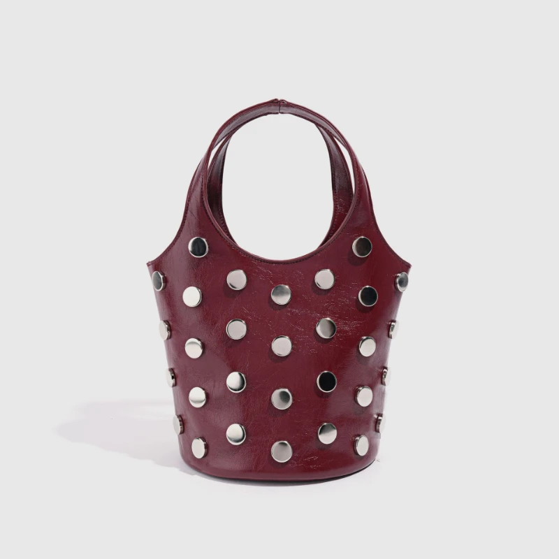 

Брендовая женская сумка через плечо в стиле панк, металлическая сумка с заклепками, стильная бордовая сумка-ведро, высококачественная мотоциклетная сумка на плечо