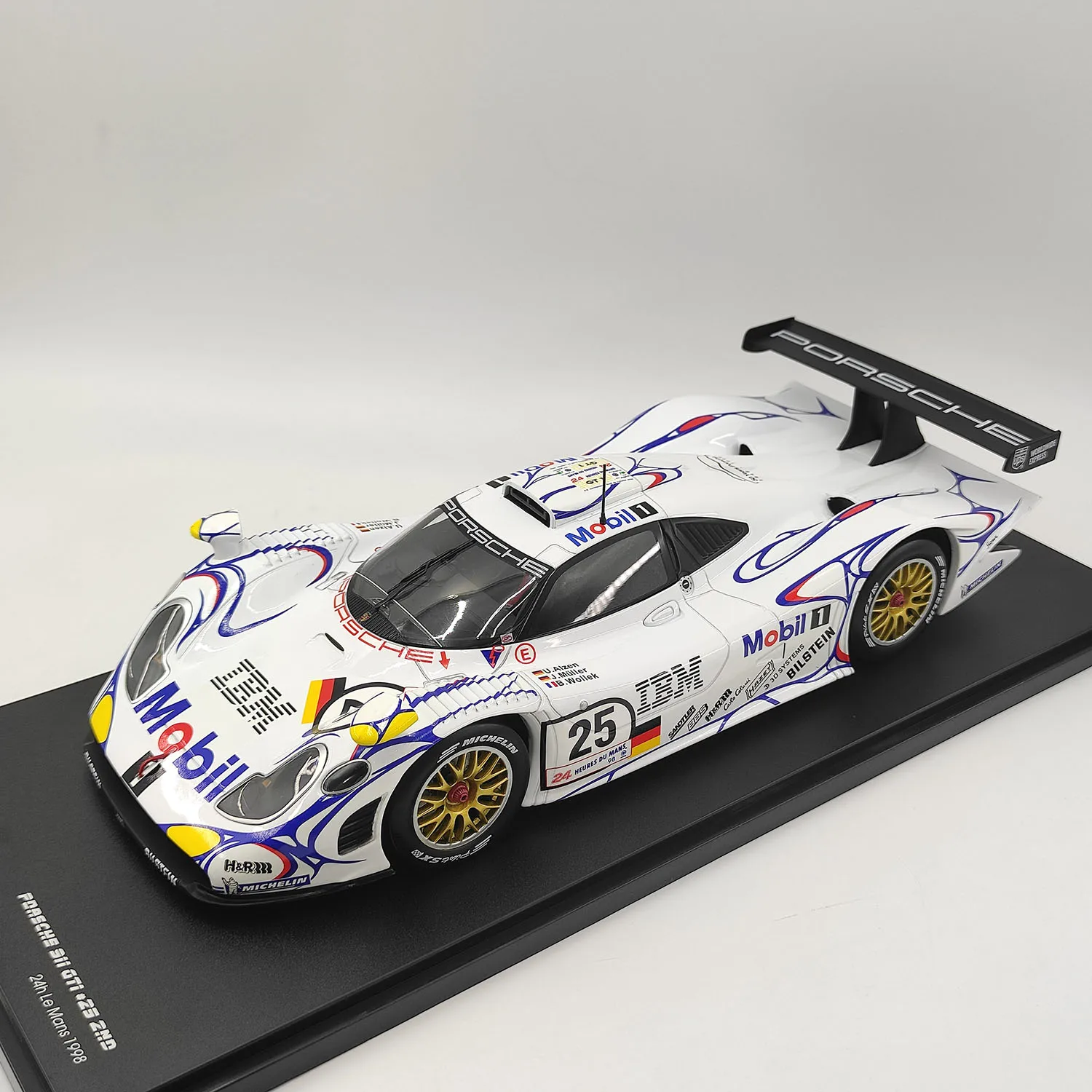 

1/18 Scale Porsche 911 GTI 24 Hours Le Mans 1998 Alloy Car Model
