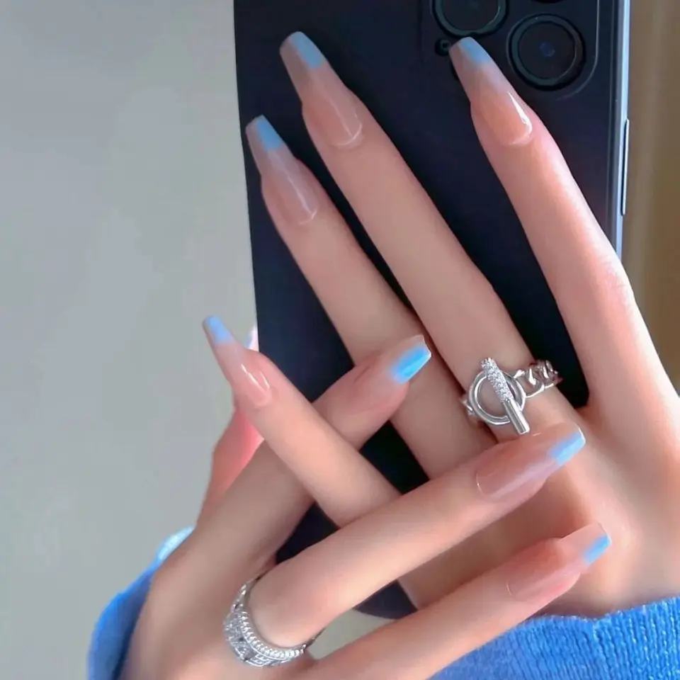 24 piezas de uñas postizas con pegamento, color blanco lechoso y degradado rosa, largas en forma de ataúd, cubierta completa 6