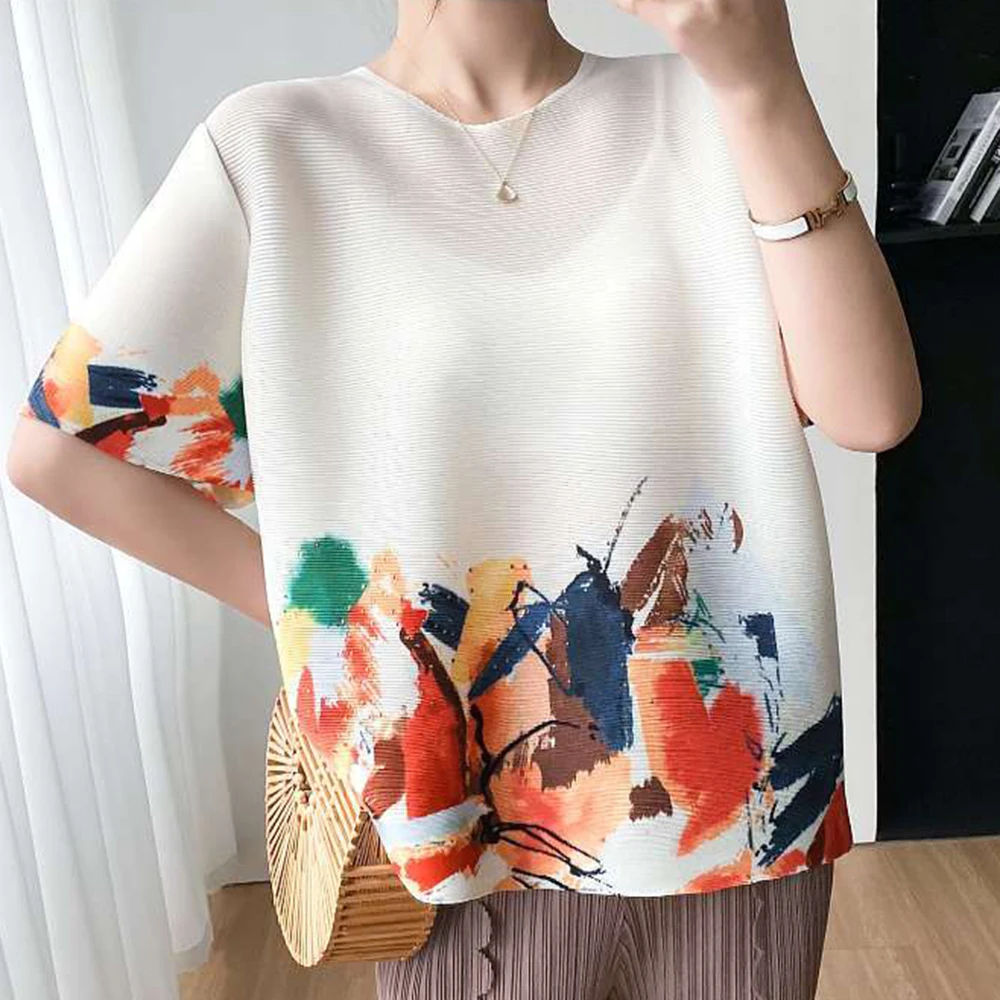 Fashion and simplicity 2025  atmospheric fashionable loose and comfortable pleated round neck short-sleeved T-shirt women