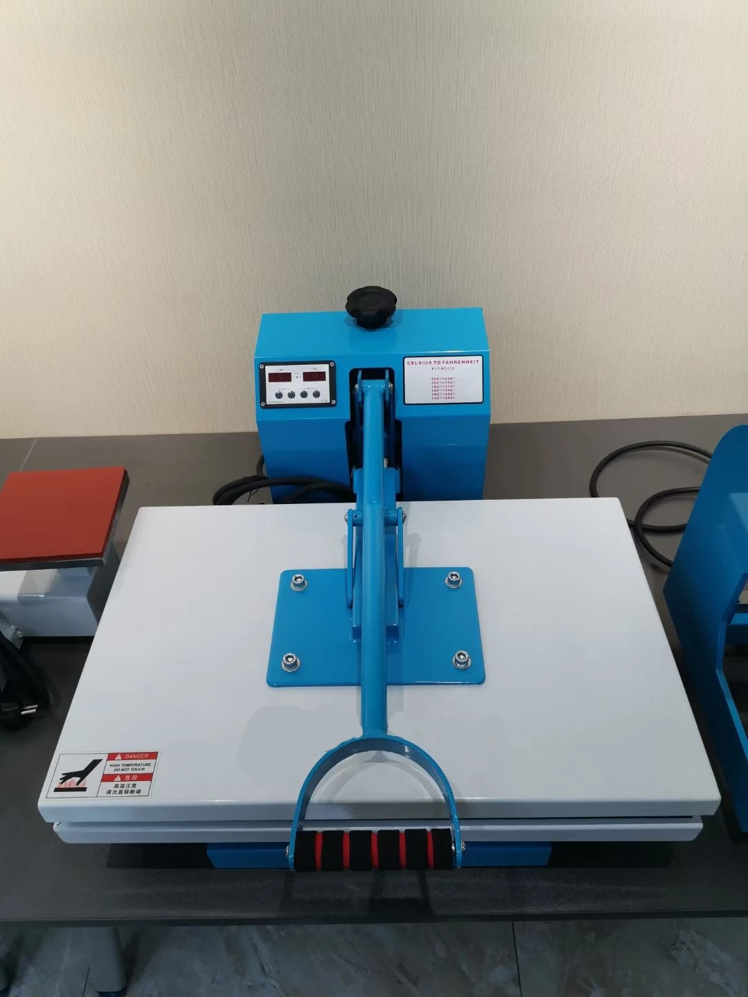 آلة نقل الحرارة الصناعية JK-62 منطقة 40 * 60 آلات الملابس الاحترافية لطباعة الملابس ومعالجة النسيج