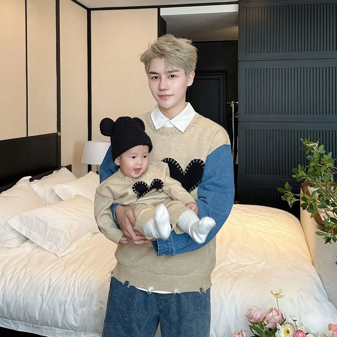 Fashion Family Matching Sweater Autumn Winter Father and Son Knitted Top Mother Daughter Jumper with Hearts Infant Knit Romper