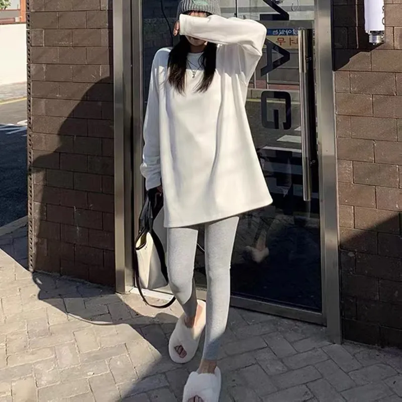 White Fleece Lined Long Sleeve T-Shirt Women's Autumn Winter Loose Fit round Neck Base Layer Top plus Size mid Length Butt Co...