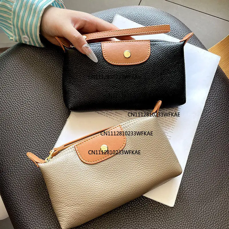 Leather clutch bag Femininity can put mobile phone wrist strap Soft leather zipper model