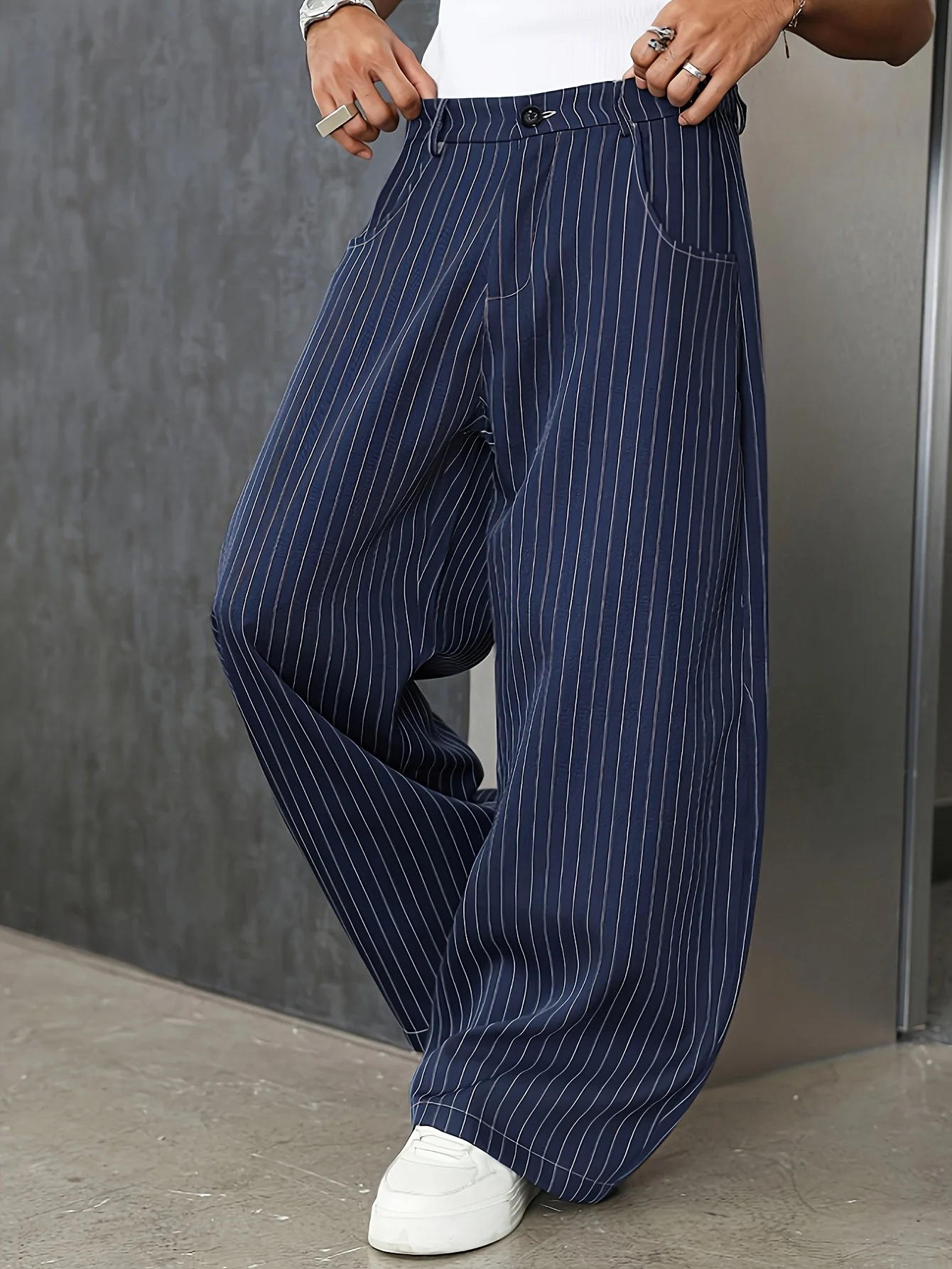 Herren Fitness Casual Gestreifte Weite Hose Streetwear Vertikale Streifen Locker Sitzende Business-Hose mit Knopfverschluss S-2XL – Detail 2