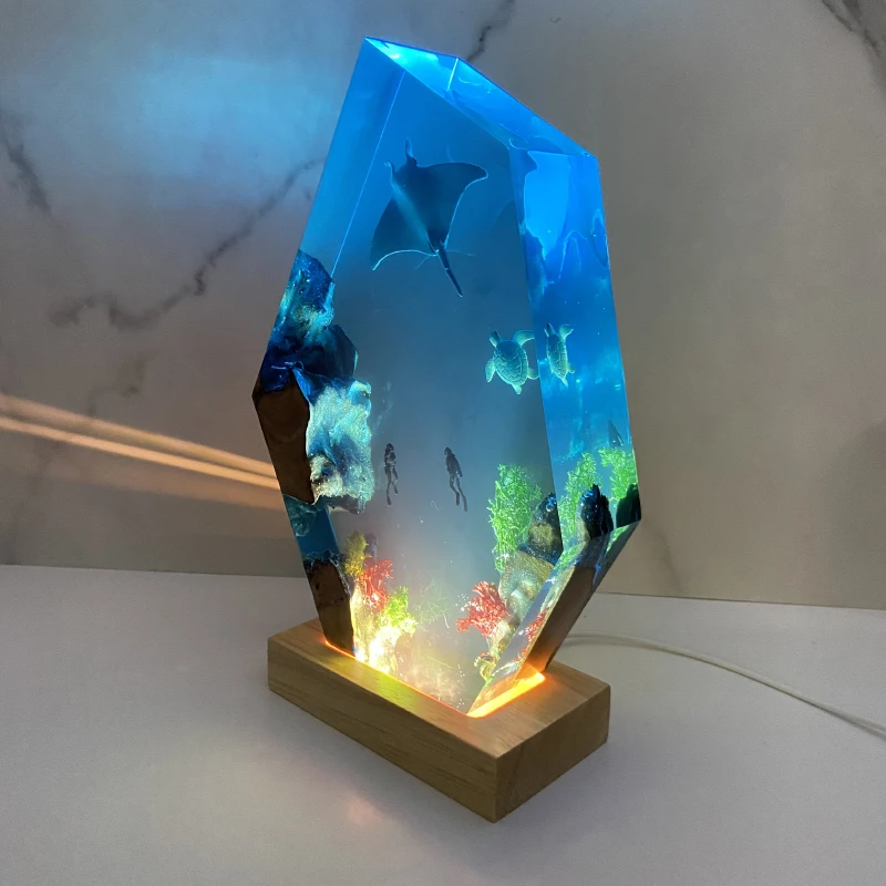 Sea Landscape Organism Resin Table Light Creactive Art Decoration Lamp Divers Exploration Theme Night Light USB Charge