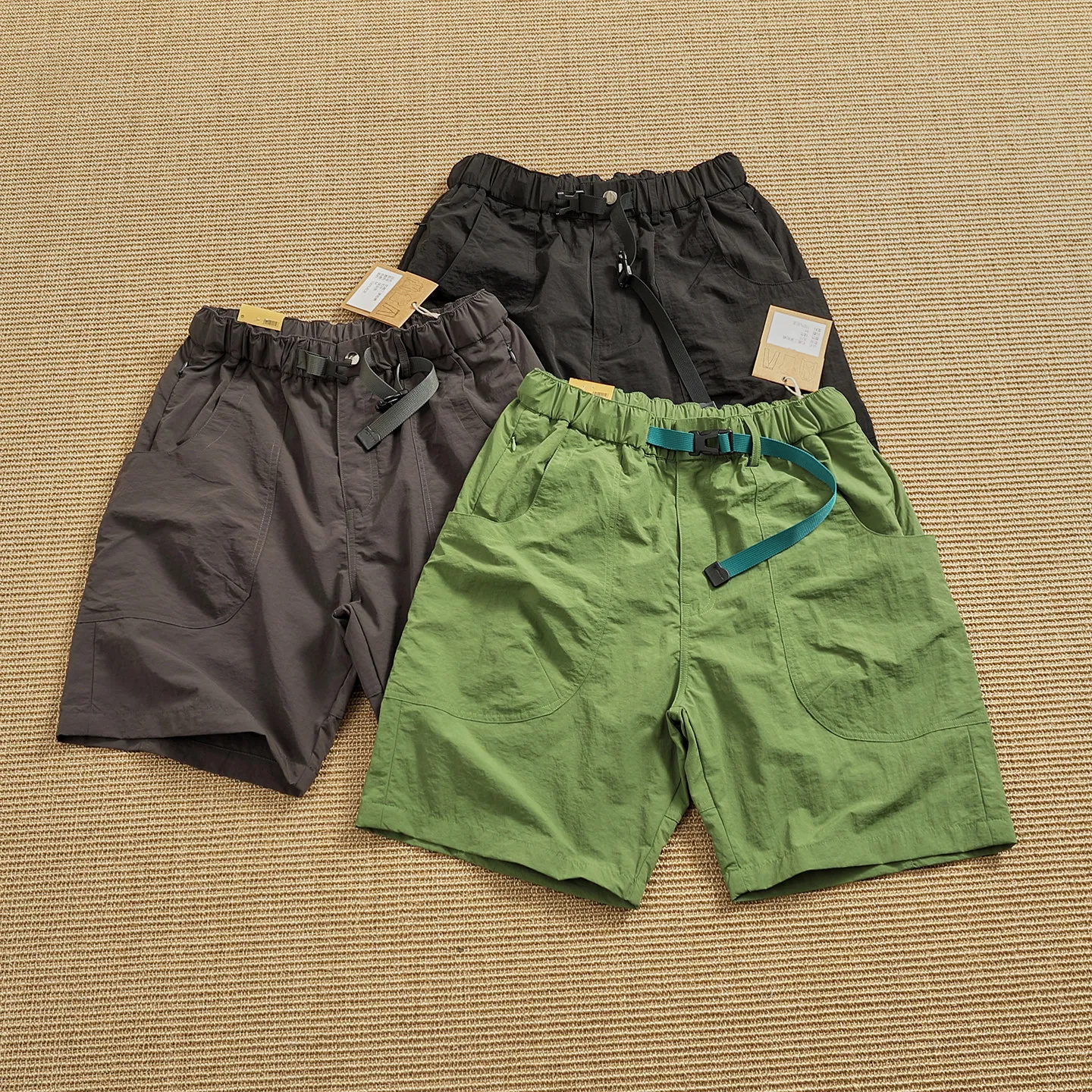 

Летние мужские шорты-карго 2026 в американском ретро-стиле с сетчатой подкладкой, быстросохнущие, модные, свободные, с множеством карманов, повседневные, 5-точечные брюки