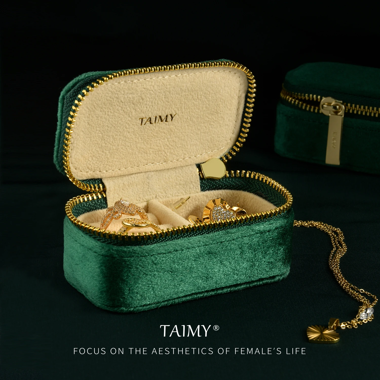 TAIMY Mini Plush Velvet Jewelry Box Ring Earrings Portable Travel Storage Box Jeweler Retail Store Packging Free Custom Logo