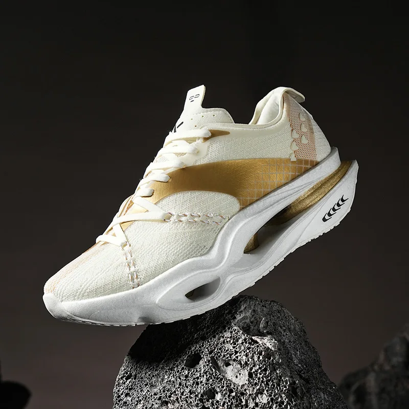 Outdoor Classics Fashion Running Shoes for teens and adults Breathable mesh upper Good grip on ground Reduce foot pressure