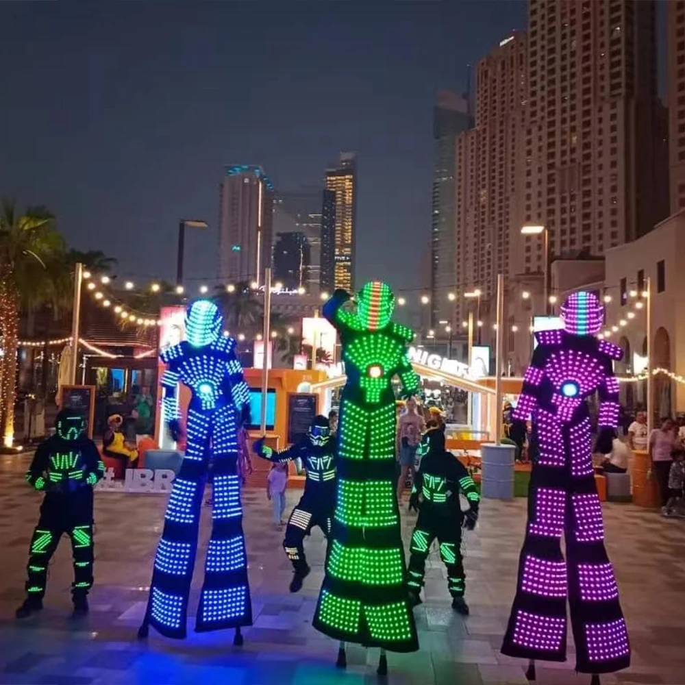 حار LED روبوت طوالة المشي زي الموسيقى الإلكترونية عرض الحفلات مع أوضاع متعددة كامل اللون بكسل الساخن LED مضاء زي DJ