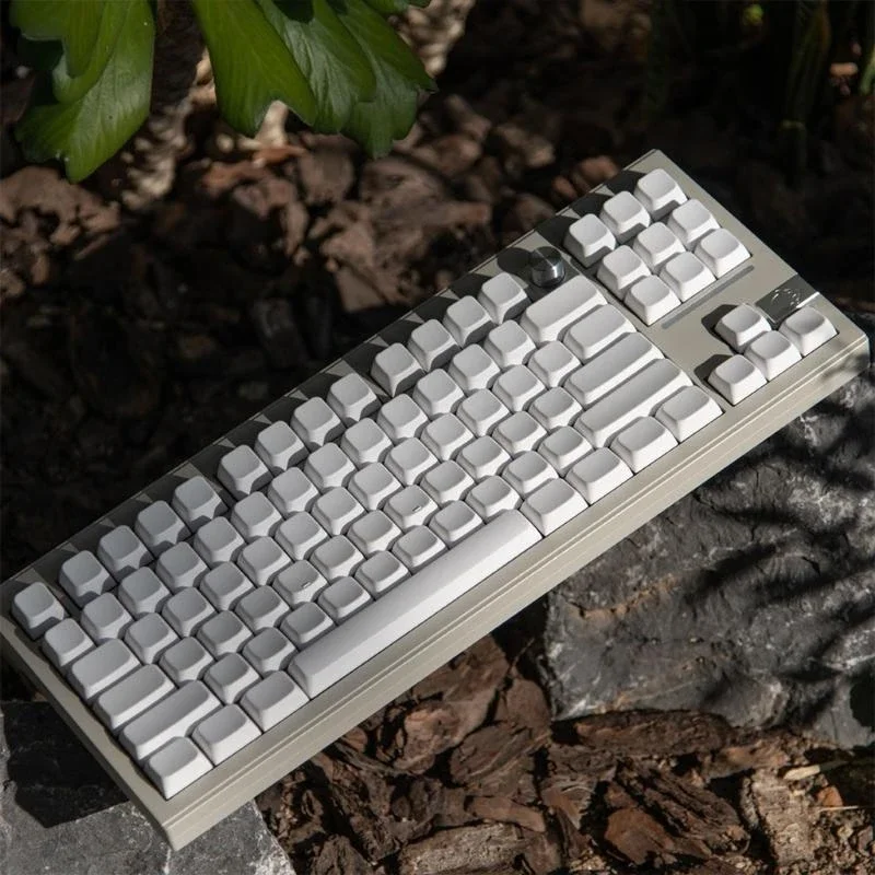 PBT 104 White Keycaps Height XDA لا يوجد نقش لمختلف لوحات المفاتيح الميكانيكية لمحبي لوحة المفاتيح البسيط