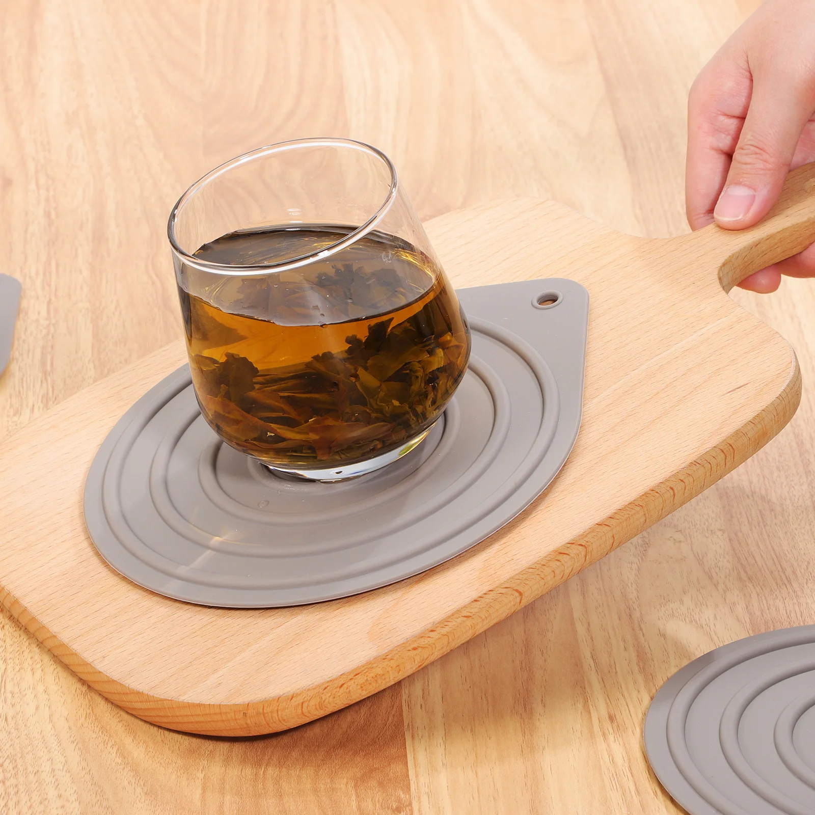 

4Pcs Silicone Pot Holders Heat Resistant Round Pad for Hot Dishes Pots Non Slip Kitchen Counter Protector Pot Mat