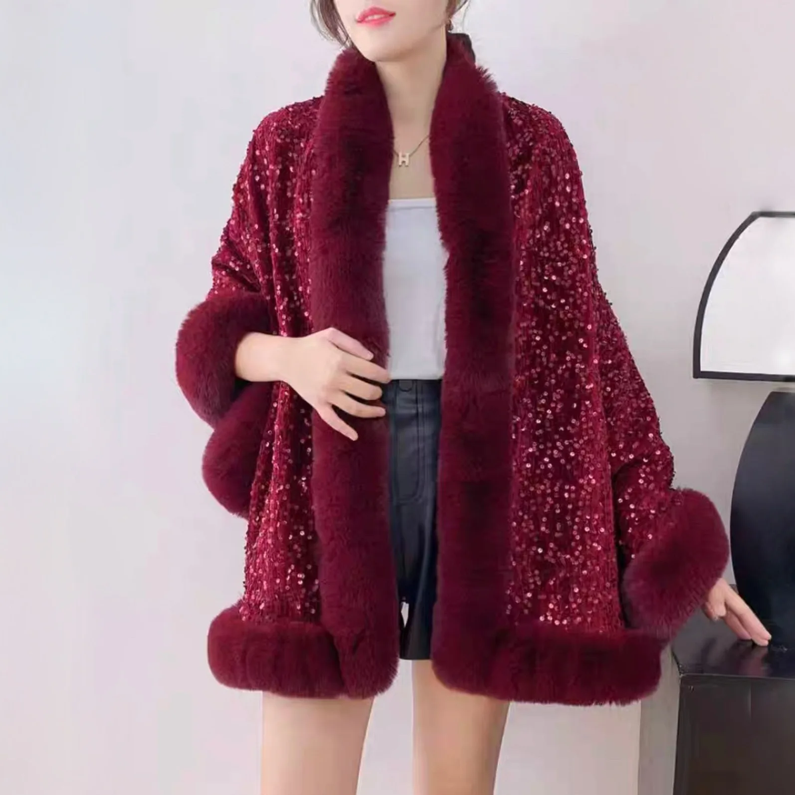 

New Autumn and Winter Sequined Fur Collar Cape Shawl with Thick Velvet Outer Layer Wrap Fashionable Cape for Women