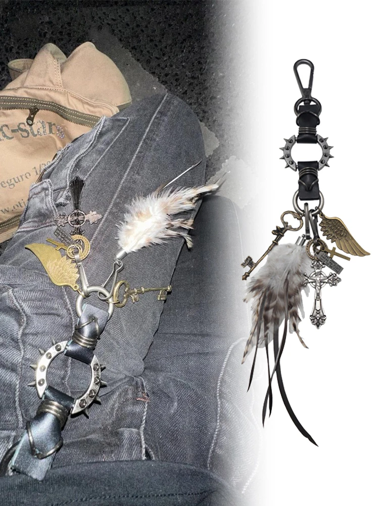 ZHUHE The Heavy-duty Feather Wing Cross Keychain In New Gothic Style Is A Jewelry Accessory And Party Gift For Both Men And Wome
