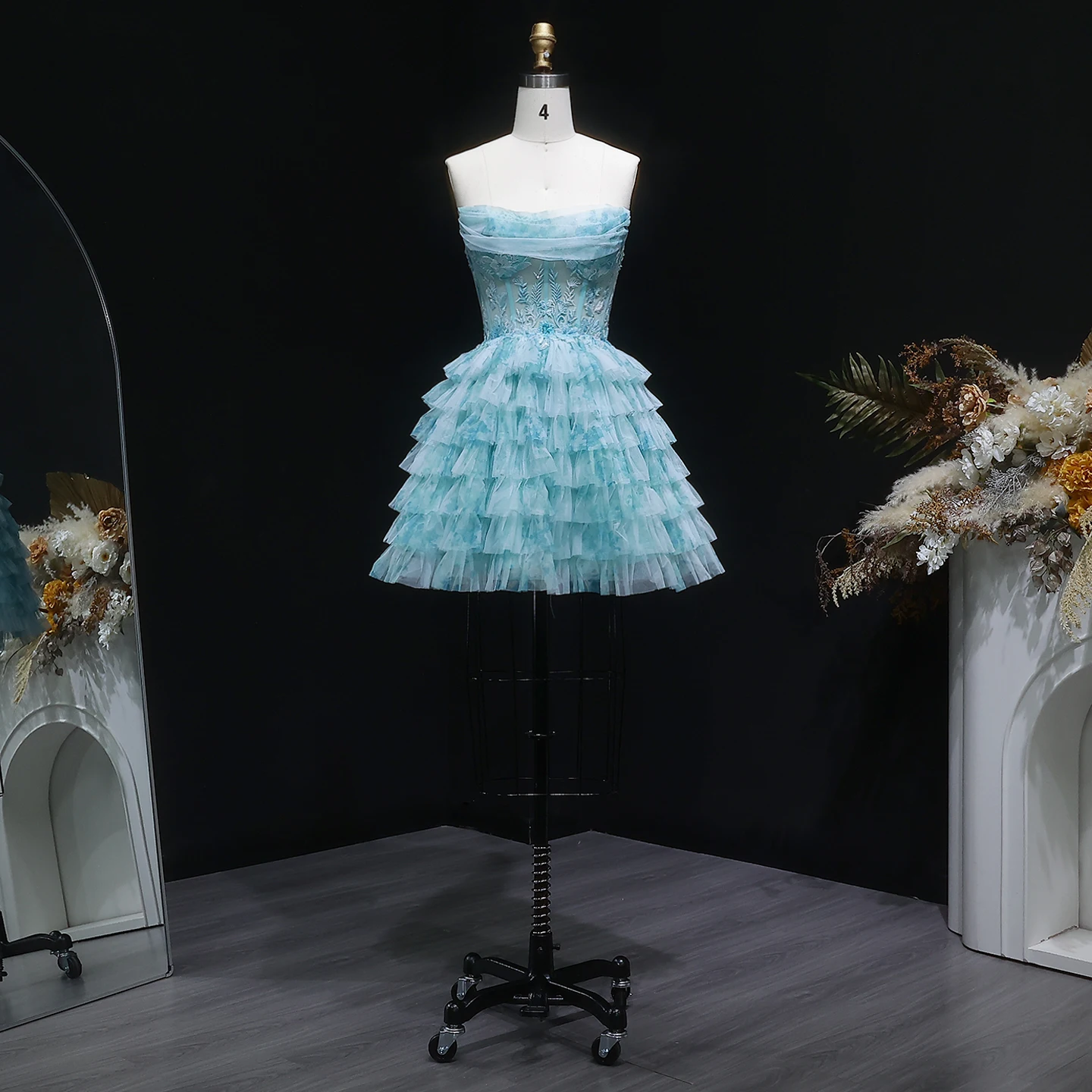 Sharon Said Aqua Trägerloses Blumenverziertes Stufenkleid aus Tüll für Abschlussball, Dubai Sexy Mini-Cocktailkleid, Abendkleid RM133 Maßanfertigung – Detail 4