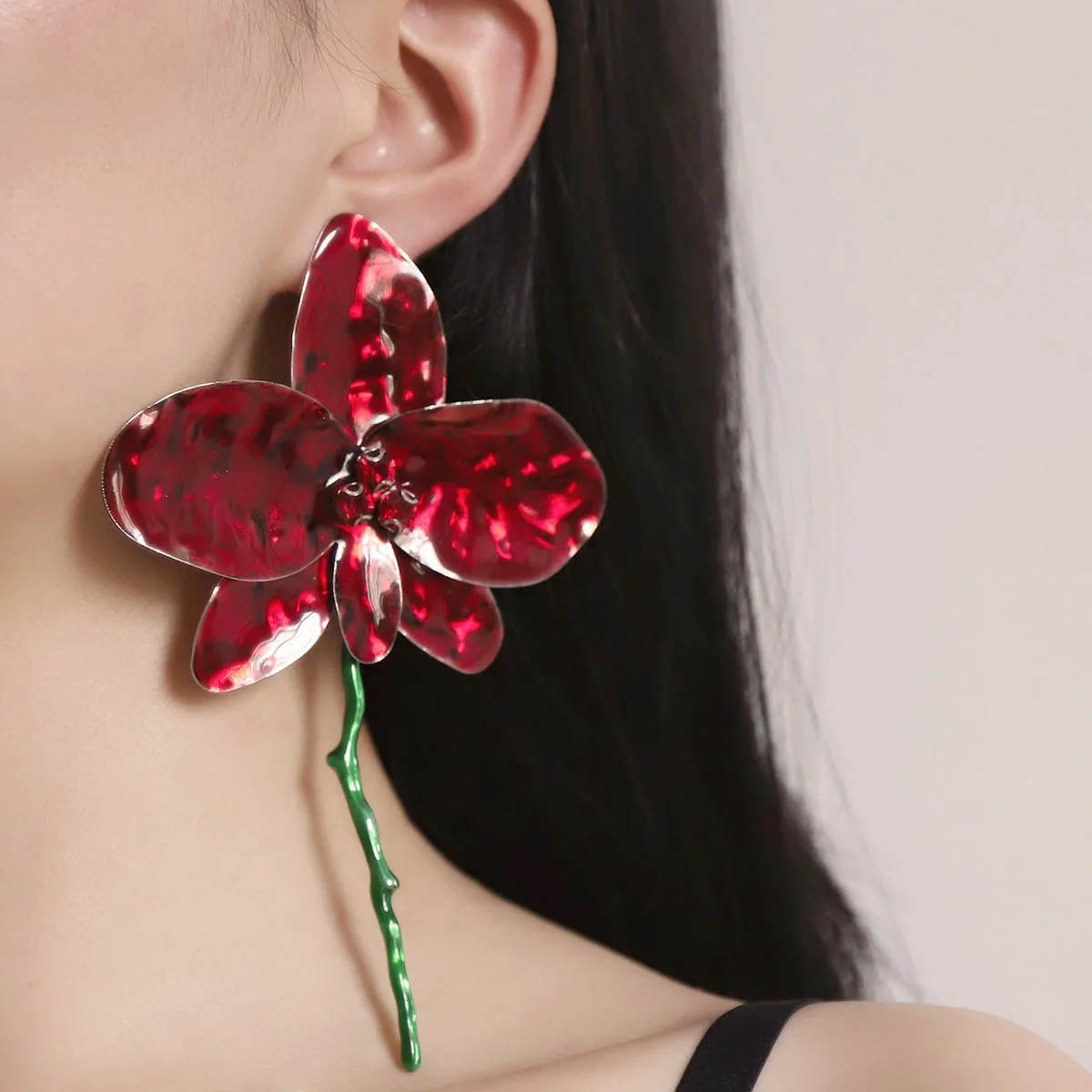 HUANZHI Red Large Flower Exaggerated Oil Dripping Enamel Chunky Earrings for Women Girls Green Stem Spanish Alloy Jewelry Gifts