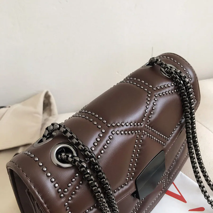 Women\'s Fashion Crossbody Bag Chain Bag New Rivet Decoration Women\'s Bag Lock Buckle Bag Mobile Phone Bag