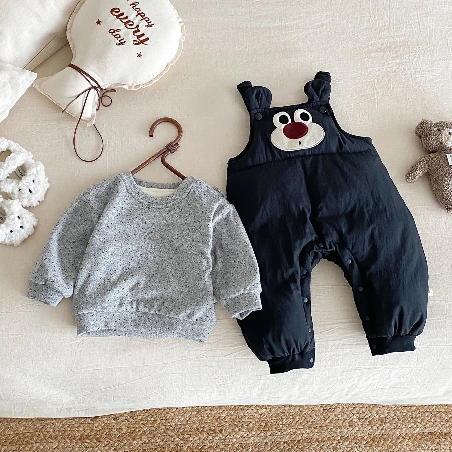 

Комплект из двух предметов для маленьких девочек, зимний толстый теплый комбинезон с мультяшным принтом для маленьких девочек + однотонный свитшот для новорожденных девочек