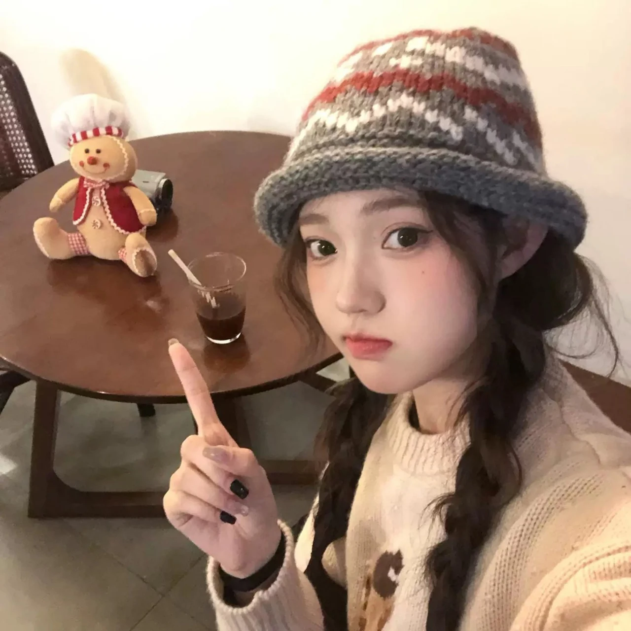 الخريف الشتاء النساء قبعة بحافة خمر العرقية نمط محبوك حوض قبعة السيدات الفتيات الصوف الكروشيه صياد قبعة