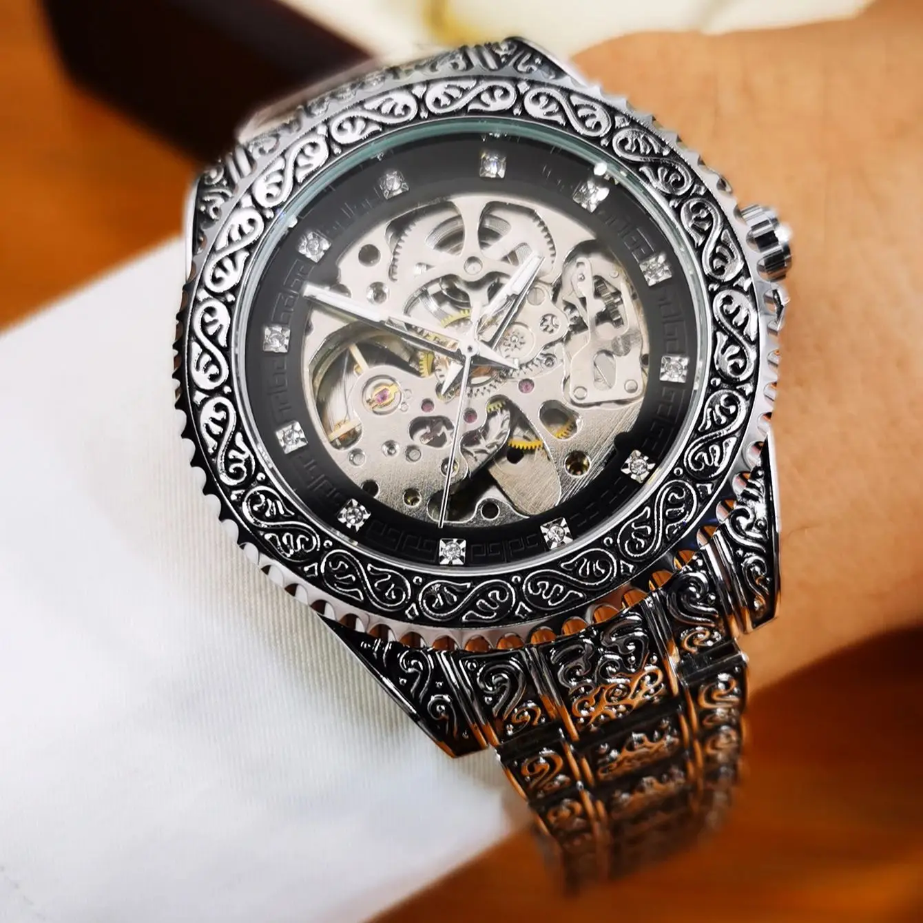 

WINNER Business Automatic Watch for Men Retro Engraved Skeleton Mechanical Mens Watches Stainless Steel Strap Wristwatches 2026