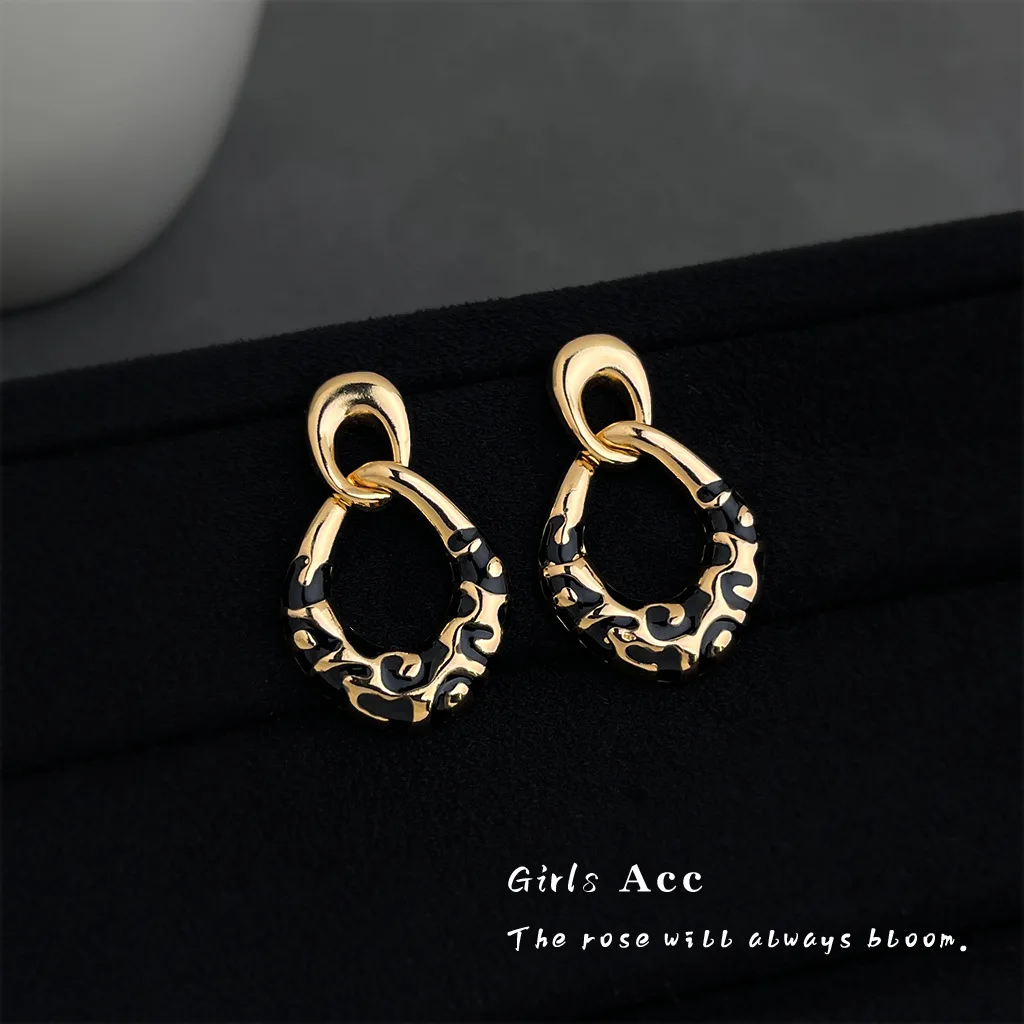 

Vintage Retro Women Leopard Print Glazed Double Hoop Dangle Earrings High End Retro Mid Century Unique Drop Earrings For Women