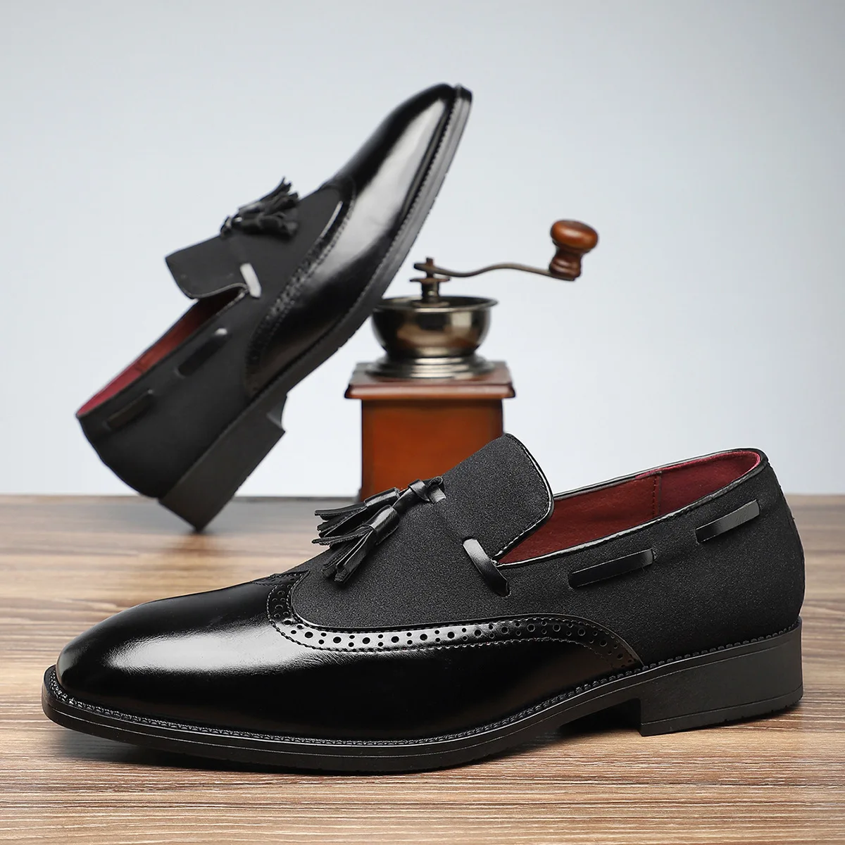 

New Men Leather Casual Shoes Trend Tassels Pointed Toe Business Leisure Dress Shoes