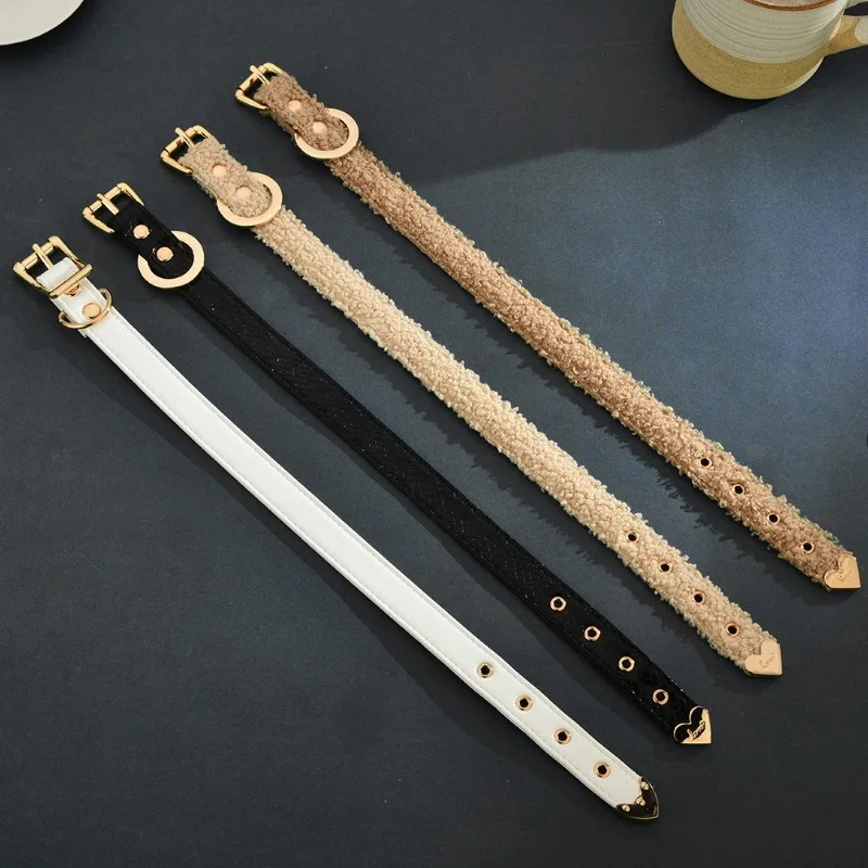 新しいレディースネックレス、ベルネックレス、ハート型のパンクサブカルチャーレザーネックレス、ロマンチックなベルト