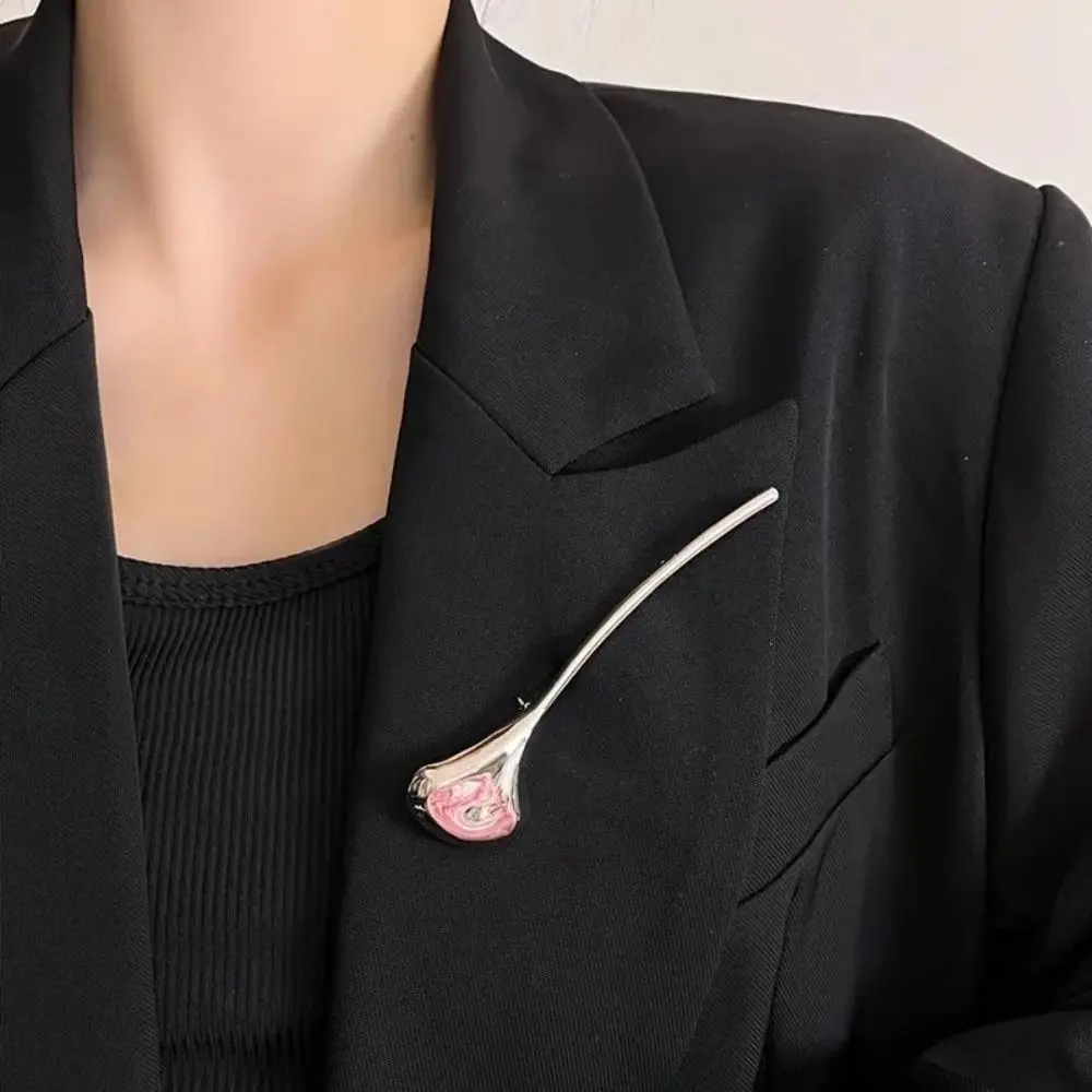 Nuova spilla in metallo con foglie di ginkgo, design squisito, spille per corpetto vintage da donna