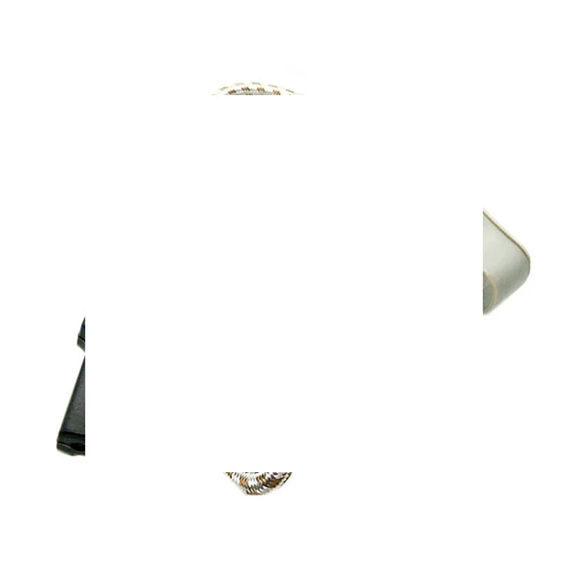 

Цветочная проводка. Старомодная прямоугольная вилка с двумя отверстиями и двумя отверстиями. Рисоварка. Горшок. Чайник. Вок. Алюминиевый шнур питания с двумя отверстиями.