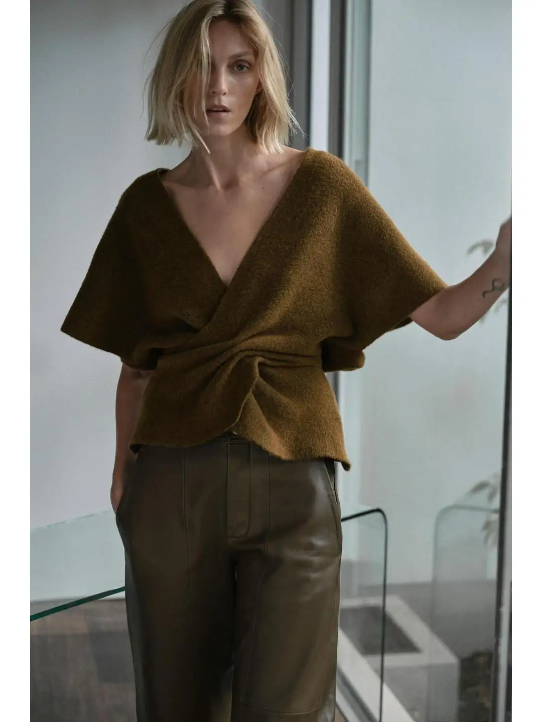 الشتاء محبوك عادية ort Sve العلوي المرأة فضفاضة تناسب V-Ne مطوية التفاصيل الترفيه Faion اللون الأساسي