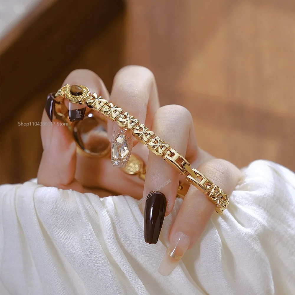 Oval ouro relógios femininos marca de luxo vestido casual quartzo pequeno mostrador senhoras relógios de pulso strass relógios de ouro para mulher 2025