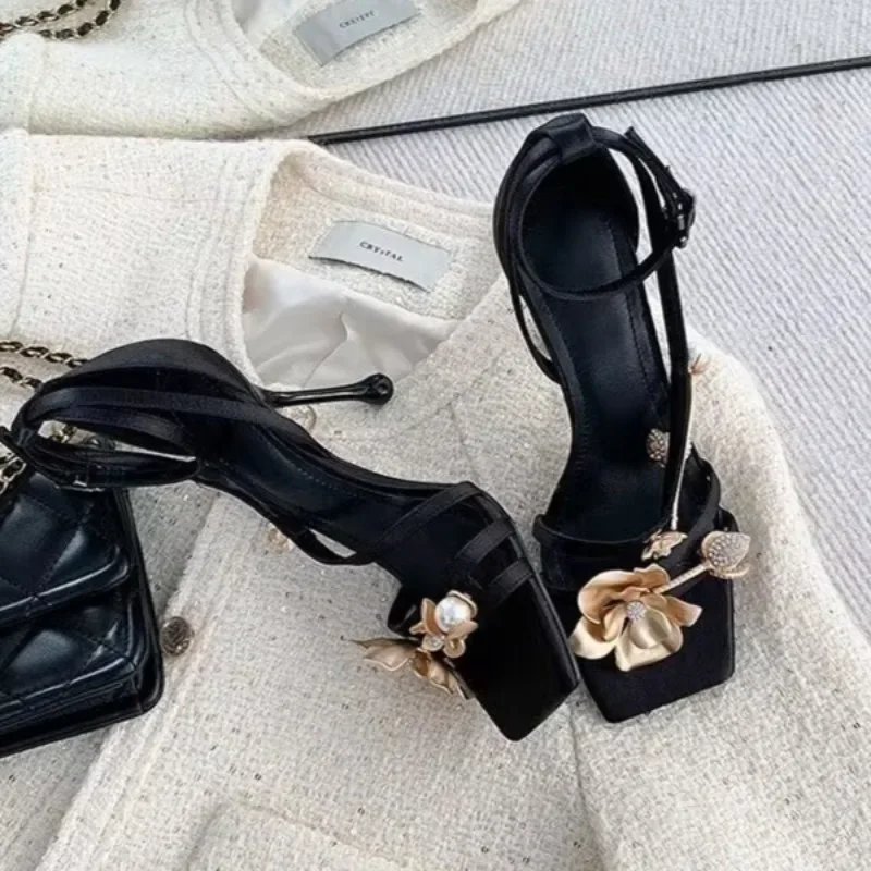 

Women's Fashion Bag Heel Sandals Summer New Square Head Open Toe Metal Flower Anti-slip Wear-resistant Stiletto Heels