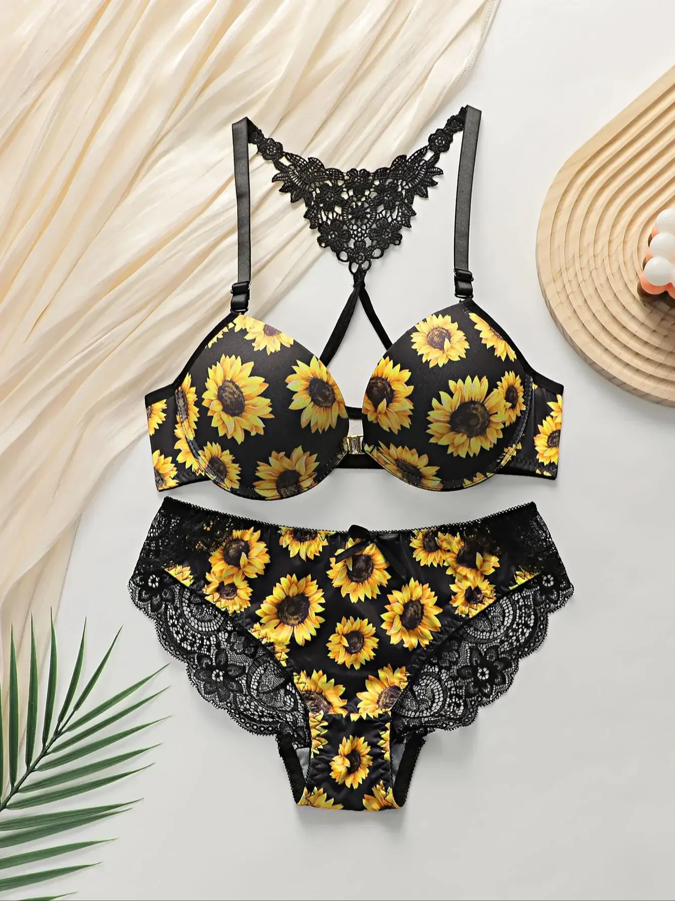 

Women's sexy lingerie set with front buckle chrysanthemum pattern and steel ring gathering push up underwear set A3116