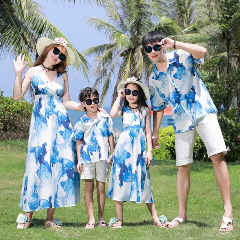 

Holiday Resort Family Matching Blue Clothes Vacation Look Daughter Mom Dress Father and Son Beach Tops + Shorts 2 Piece Outfits